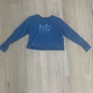 Gap Teen Size 14-16 long Sleeve Teen Crop T-shirt Flower Embroidery